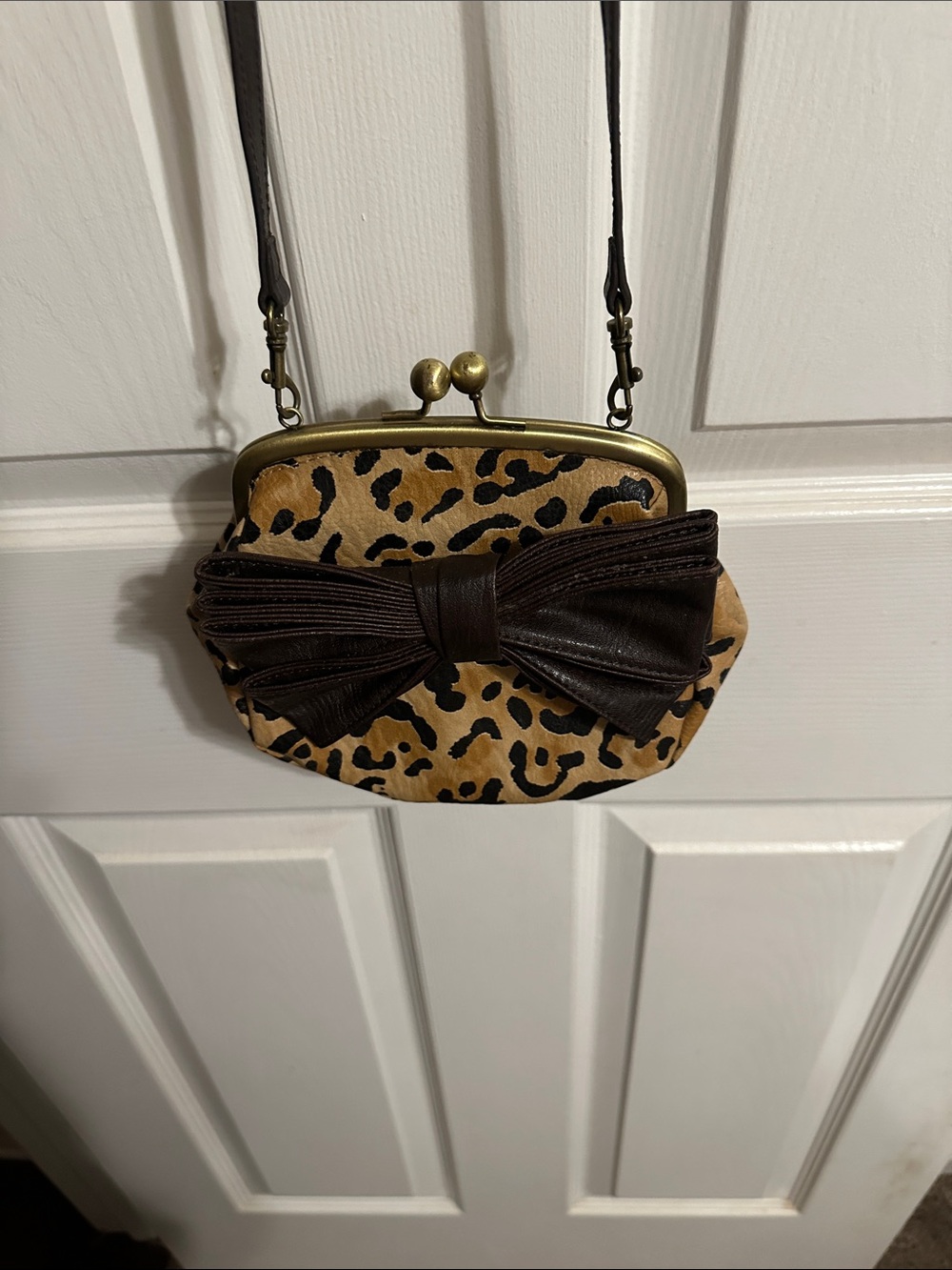 Leopard Print Bow Kiss-lock Crossbody Bag - Brown